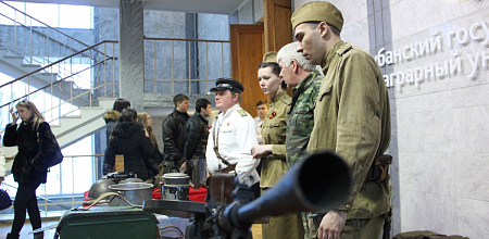 Выставка оружия времен ВОВ