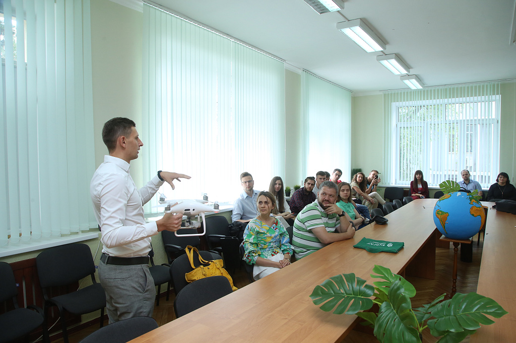 Будущие дипломаты завершили подготовку. В Краснодарском р.и. агробизнеса прошла итоговая аттестация слушателей программы проф. переподготовки «Атташе по вопросам с.х», реализуемой МГИМО совместно с Минсельхозом РФ и вузами-партнерами.