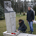 Дань памяти герою