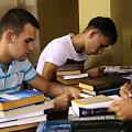Второкурсники и магистранты – за учебной литературой!
